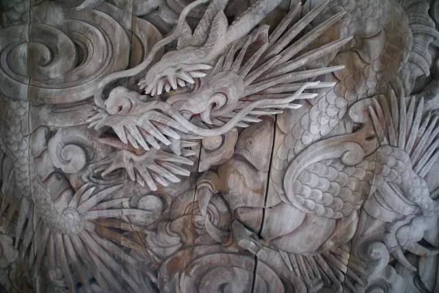 神社の天井に描かれた龍神